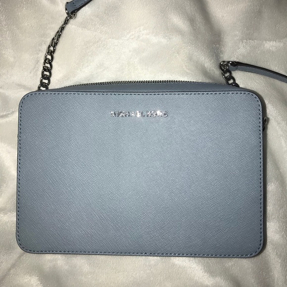 Micheal Kors crossbody - Picture 2 of 6